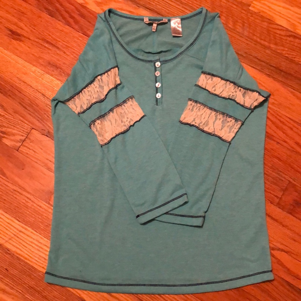 ♦️3 for $15♦️ BKE turquoise lace top